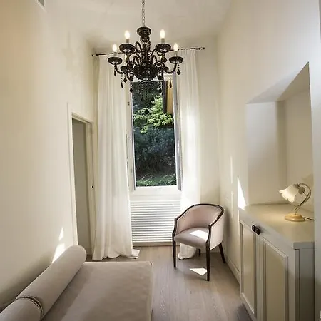 Boutique Hotel Villa Giulia Valmadrera Exterior foto