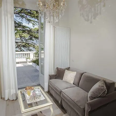 Boutique Hotel Villa Giulia Valmadrera Exterior foto